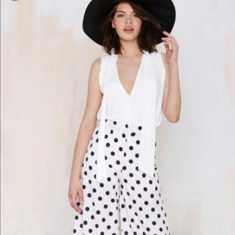 Nasty Gal front tie bow top tee shirt sexy cleavag